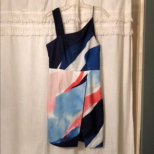 Beautiful dress with asymmetrical  top retail